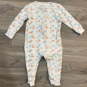 MORI pajamas in a crab print 🦀